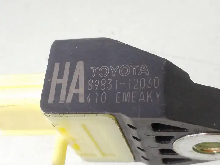 Toyota RAV 4 (XA40) (2012 - 2018) 8983112030 Датчик удара SRS — фото 2
