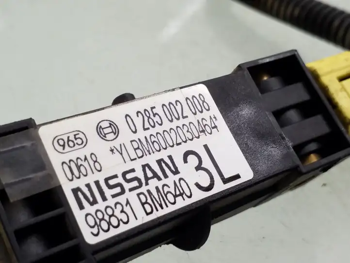 Nissan Almera N16 (2000 - 2010) 0285002008 Датчик удара SRS — фото 3