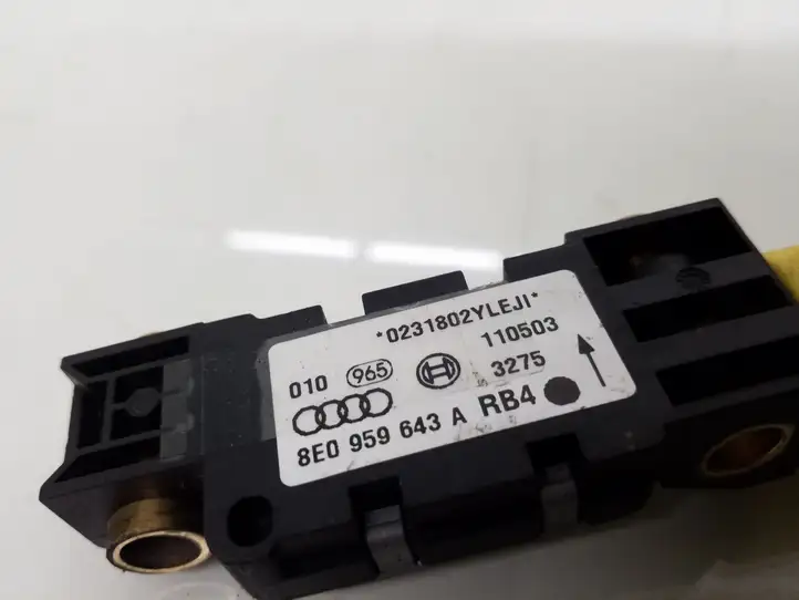 Audi A6 S6 C5 4B (2001 - 2004) 8E0959643A Датчик удара SRS — фото 2