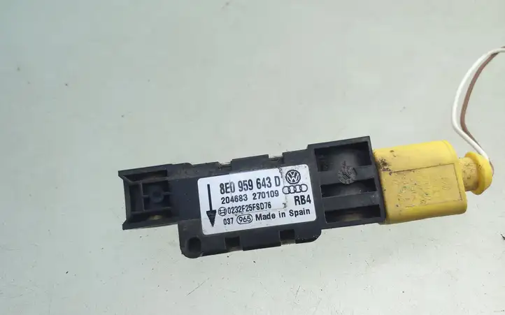 Audi A4 S4 B6 8E 8H (2000 - 2006) 8E0959643D Датчик удара SRS — фото 2