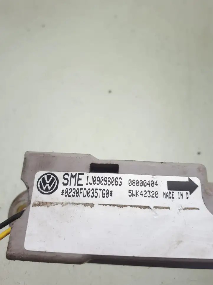 Ford Galaxy (2000 - 2006) 1J0909606G Датчик удара SRS — фото 3