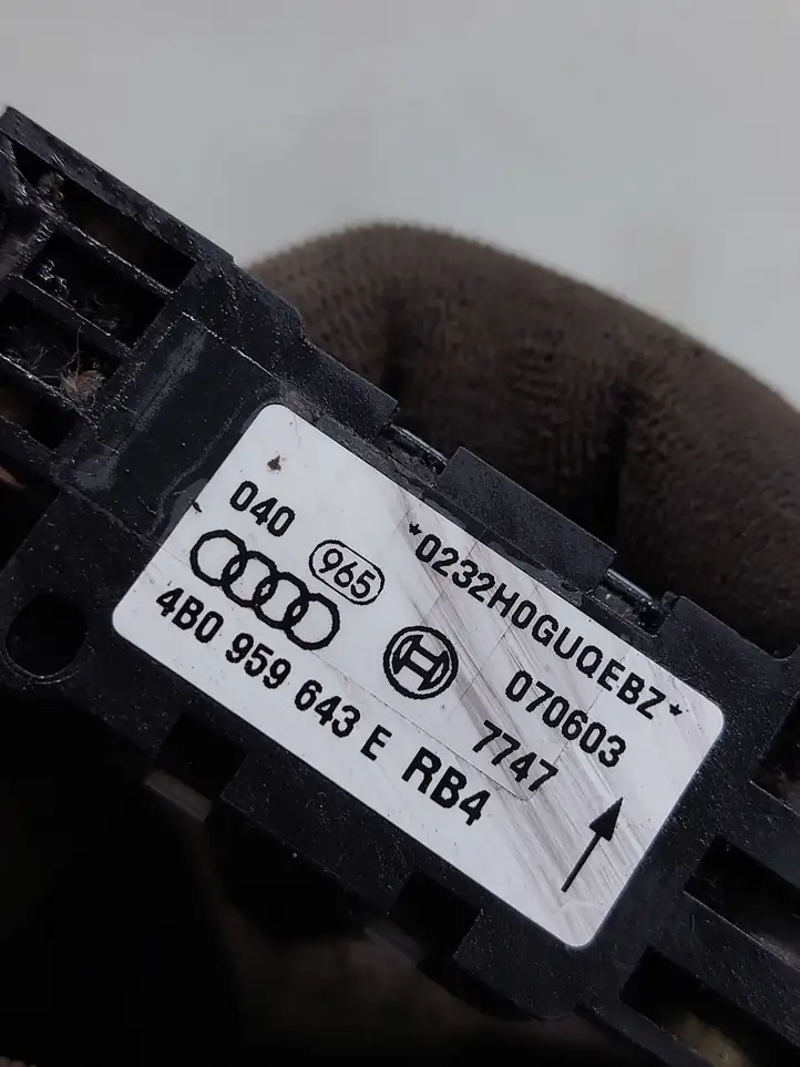 Audi A3/S3 8L (2000 - 2003) 4B0959643E Датчик удара SRS — фото 3
