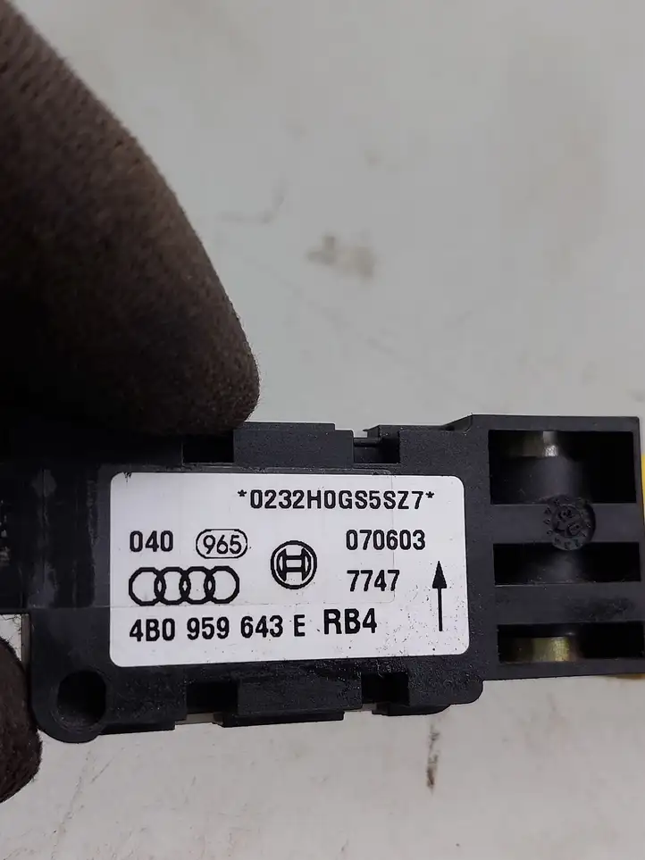 Audi A3/S3 8L (2000 - 2003) 4B0959643E Датчик удара SRS — фото 2
