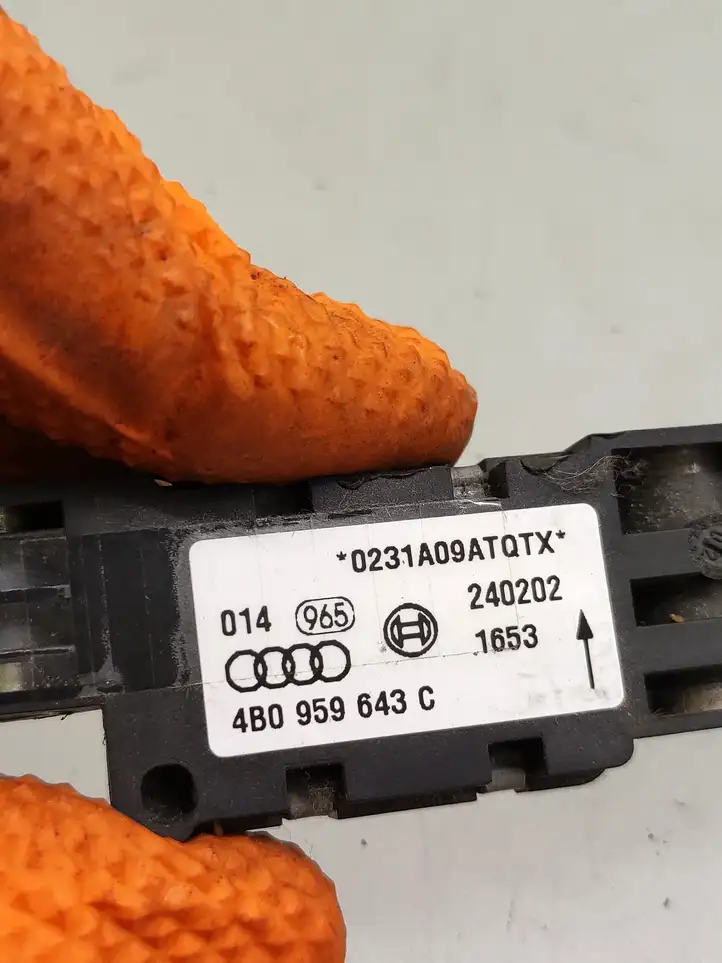 Audi A6 S6 C5 4B (2001 - 2004) 4B0959643C Датчик удара SRS — фото 4