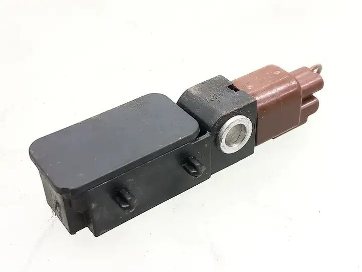 Ford Mondeo Mk III (2000 - 2007)  1S7T14B342AD Датчик удара надувных подушек