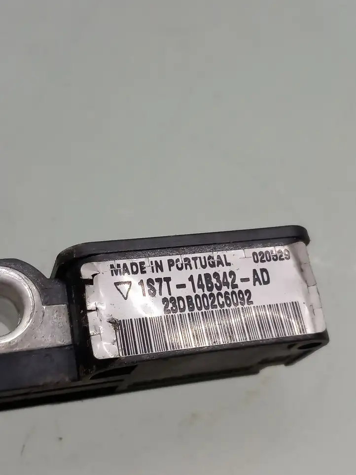 Ford Mondeo Mk III (2000 - 2007)  1S7T14B342AD Датчик удара надувных подушек