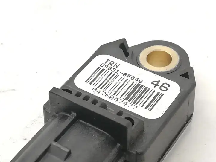 Toyota Verso (2012 - 2015) 898310F040 Датчик удара SRS — фото 2
