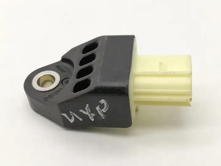 Toyota Prius (XW30) (2009 - 2015) 8983175010 Датчик удара SRS — фото 1