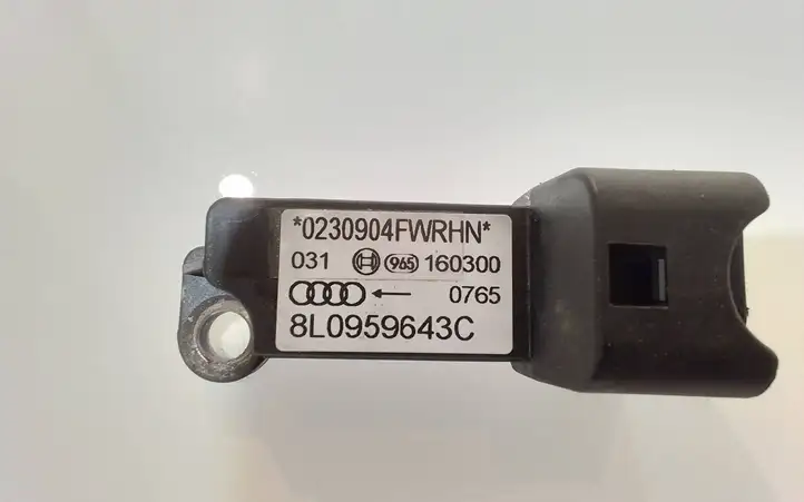 Audi A3/S3 8L (1996 - 2000) 8L0959643C Датчик удара SRS — фото 2