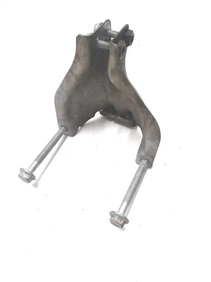 Audi A5 8T 8F (2011 - 2016) 8K0399060L Кронштейн двигателя — фото 2