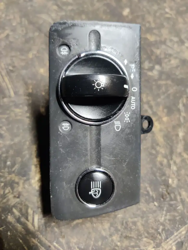 Mercedes-Benz E W211 (2002 - 2009) 2115450104 Включатель фонарей — фото 1