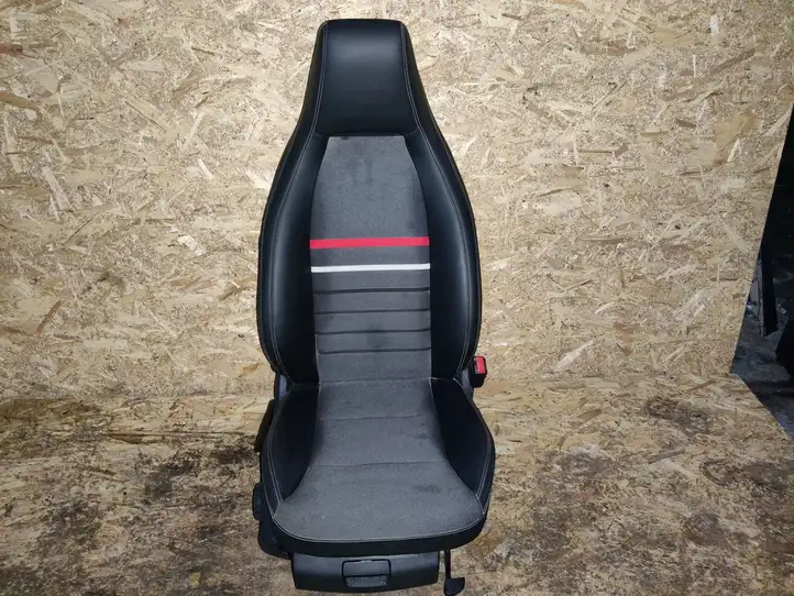 Mercedes-Benz A W176 (2012 - 2018) Переднее сиденье пассажира — фото 1