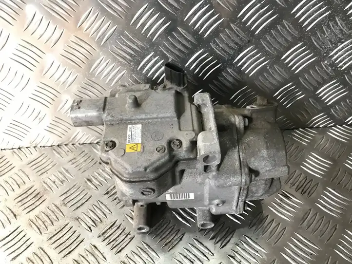 Toyota Yaris (2014 - 2019) 0422001350 Компрессор (насос) кондиционера воздуха — фото 1