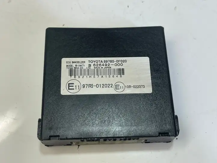 Toyota Corolla Verso AR10 (2004 - 2009) 897800F020 Блок иммобилайзера — фото 1