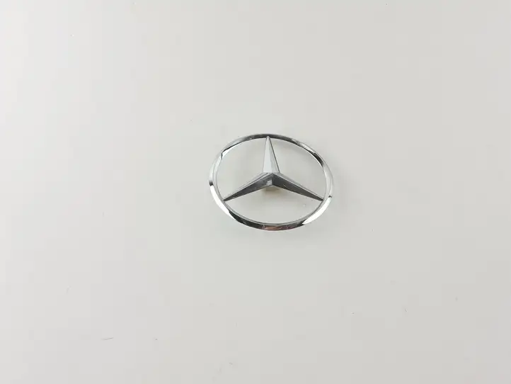 Mercedes-Benz E W212 (2009 - 2016) 2128170116 Эмблема производителя — фото 1