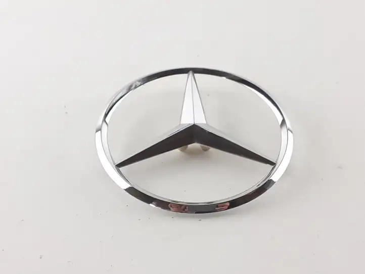 Mercedes-Benz E W212 (2009 - 2016) 2128170116 Эмблема производителя — фото 2
