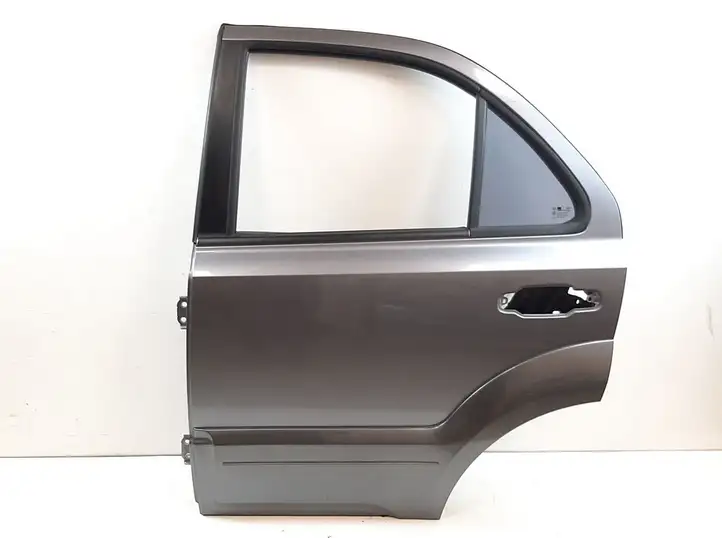 Kia Sorento (2006 - 2009) Задняя дверь — фото 1
