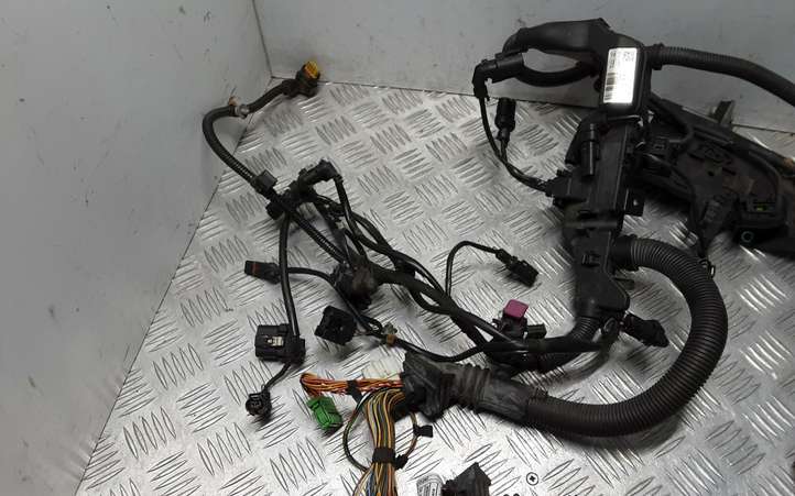 BMW 3 F30 F35 F31 (2012 - 2018)  758065404 Проводка двигателя