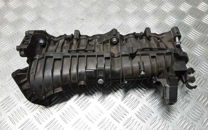 BMW 3 F30 F35 F31 (2012 - 2018)  7807991 Впускной коллектор