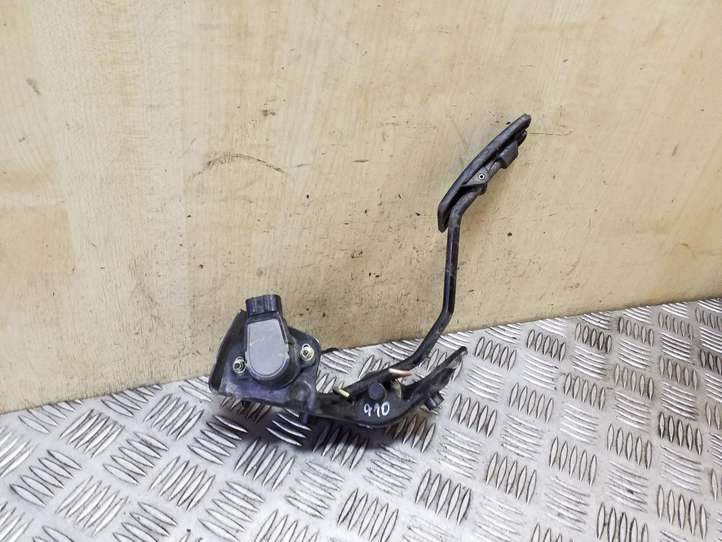 Toyota Corolla E120 E130 (2000 - 2004)  8928147010 Педаль акселератора