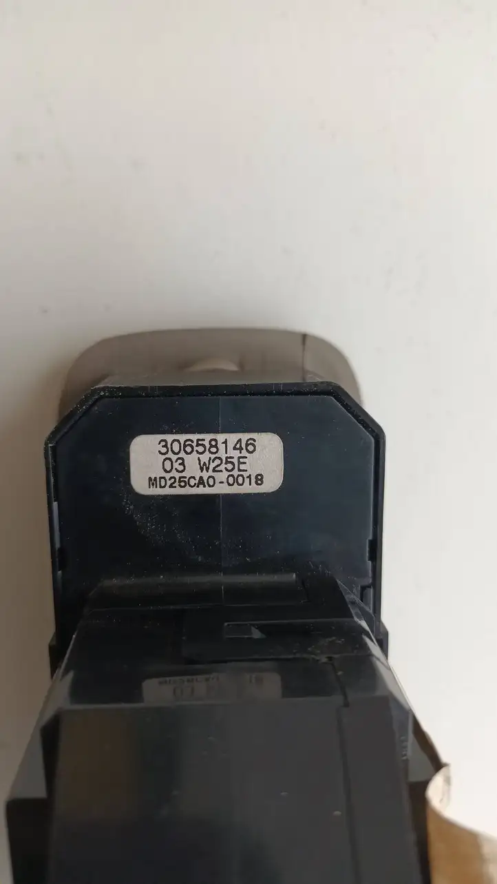Volvo XC70 (2000 - 2004) 30658146 Кнопка стеклоподъемников — фото 2