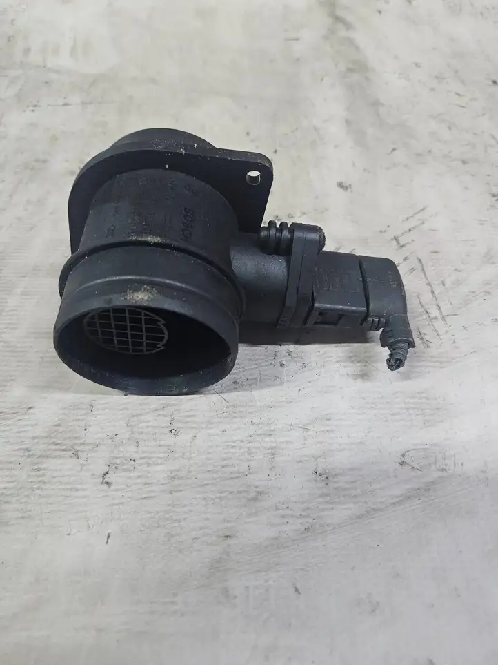 Volkswagen Caddy (2004 - 2010) 038906461B Датчик массового расхода воздуха — фото 2