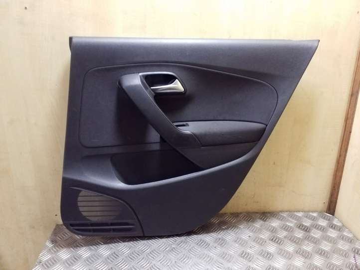 Volkswagen Polo (2009 - 2015)  6R6867212J Обшивка задней двери