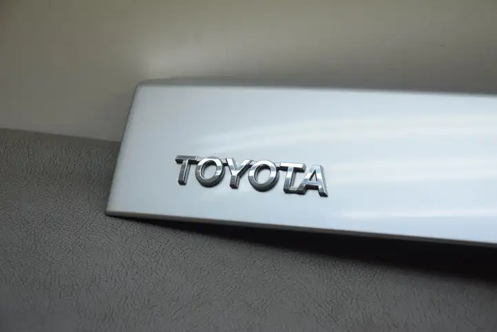 Toyota Prius (XW30) (2009 - 2015) 7680100900 Обшивка багажника — фото 4