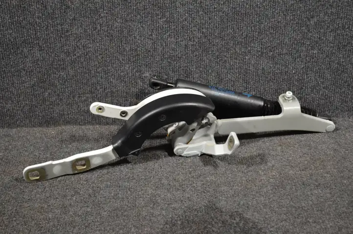 BMW 5 F10 F11 (2009 - 2016) 7210557 Амортизатор крышки багажника — фото 2