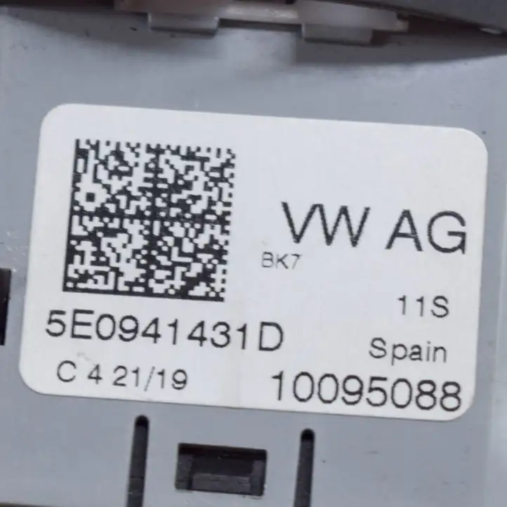 Skoda Fabia Mk3 (NJ) (2015 - 2021) 5E0941431D Включатель фонарей — фото 5