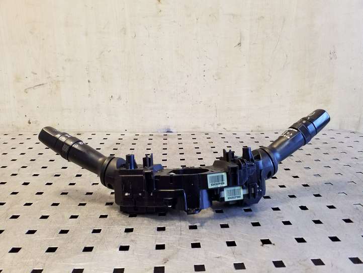 Kia Sorento (2009 - 2014)  934102P630 Комплект ручек