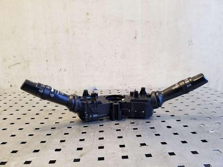 Kia Sorento (2009 - 2014)  934102P630 Комплект ручек