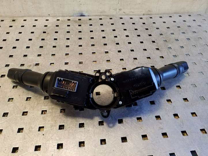 Kia Sorento (2009 - 2014)  934102P630 Комплект ручек