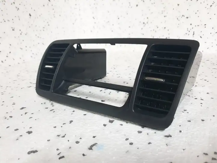 Subaru Outback (2003 - 2007) 66060AG Центральный воздушный дефлектор — фото 1