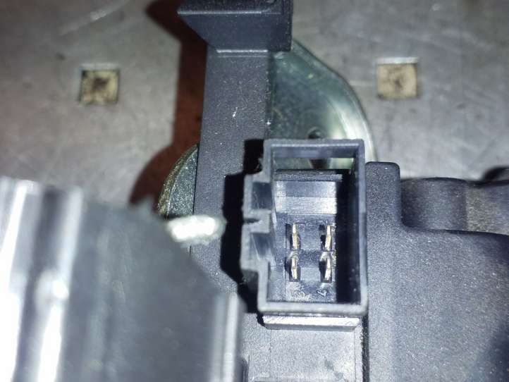 Audi A4 (2007 - 2011)  8K9827505A Замок задней крышки