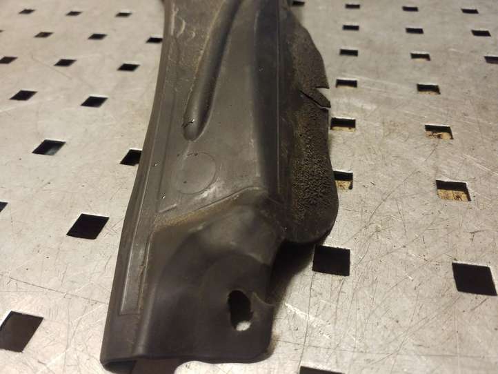 Audi A4 (2007 - 2011)  8K0821111A Накладка на крыло