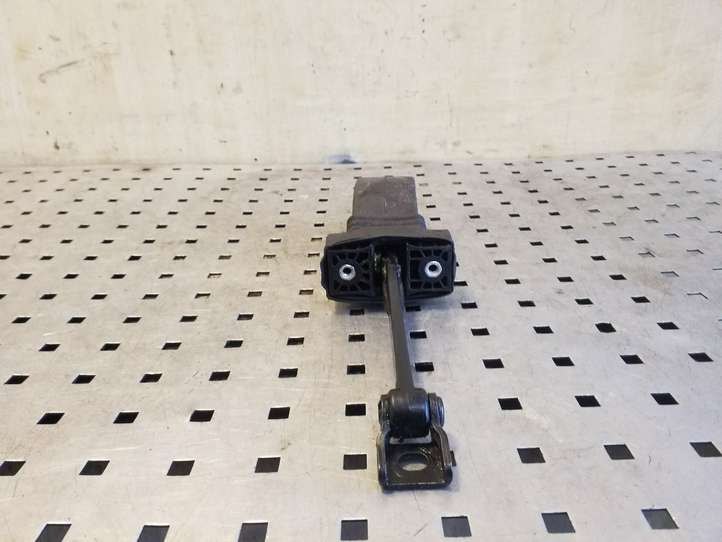 Audi A4 (2007 - 2011)  8K0839249B Ограничитель открывания задней двери