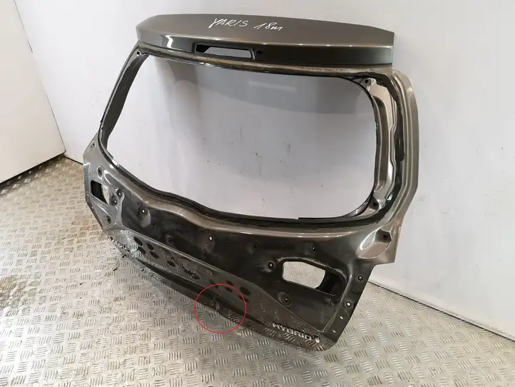 Toyota Yaris (2019 - ) 670050D540 Крышка багажника — фото 8