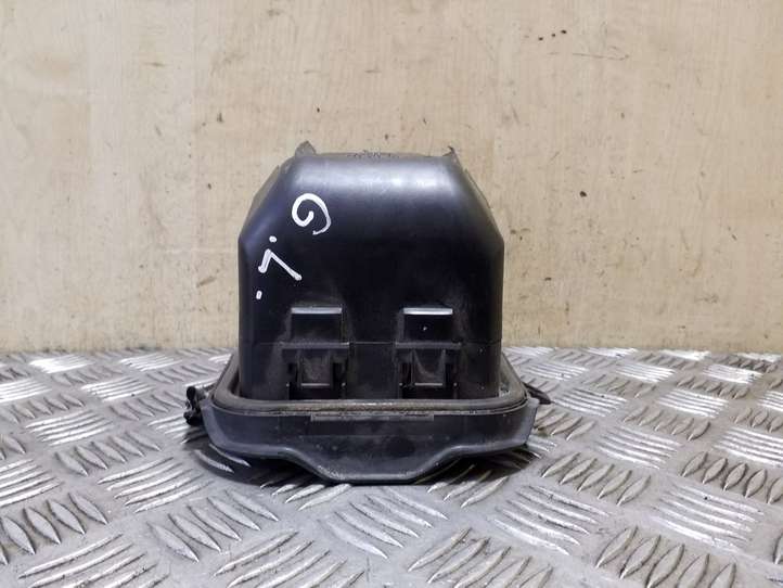 Audi A4 (2007 - 2011)  8K0819161B Вентиляционная решётка