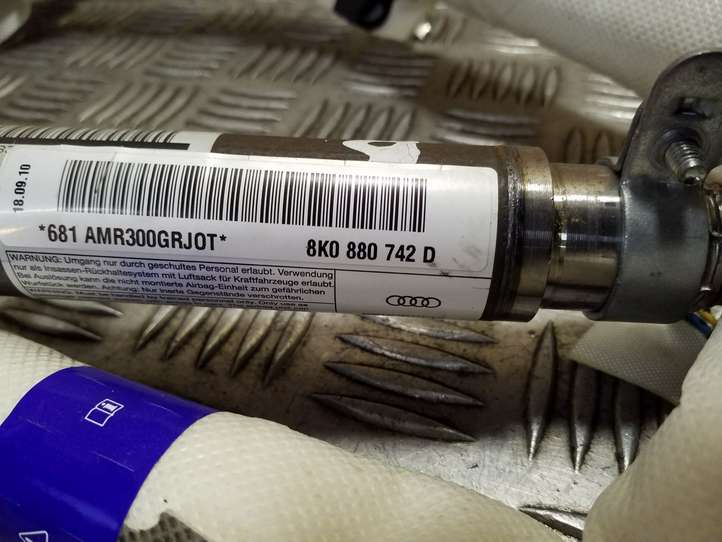 Audi A4 (2007 - 2011)  8K0880742D Звукоизоляция крыши