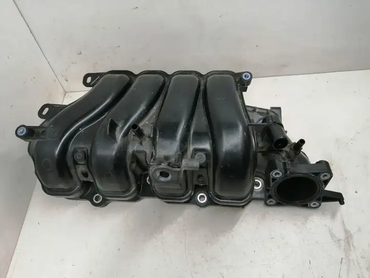 Toyota Yaris (2014 - 2019) 1711147140 Резонатор впуска — фото 1