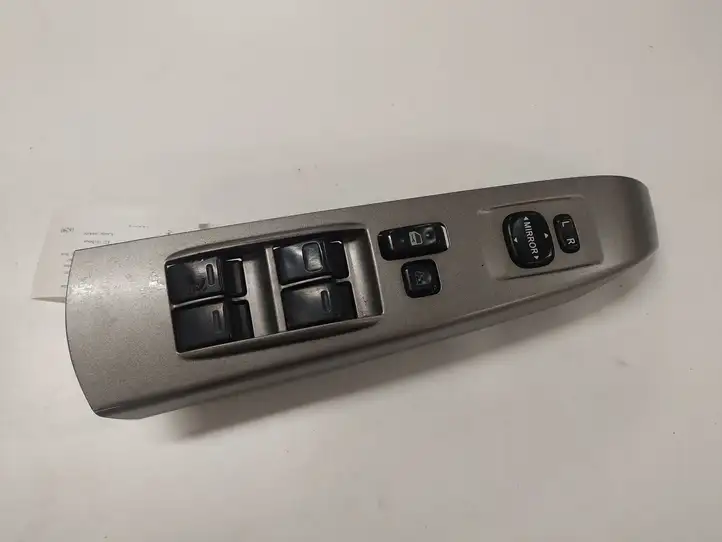 Toyota Prius (XW20) (2003 - 2009) 8482047021 Блок кнопок стеклоподъемников — фото 1