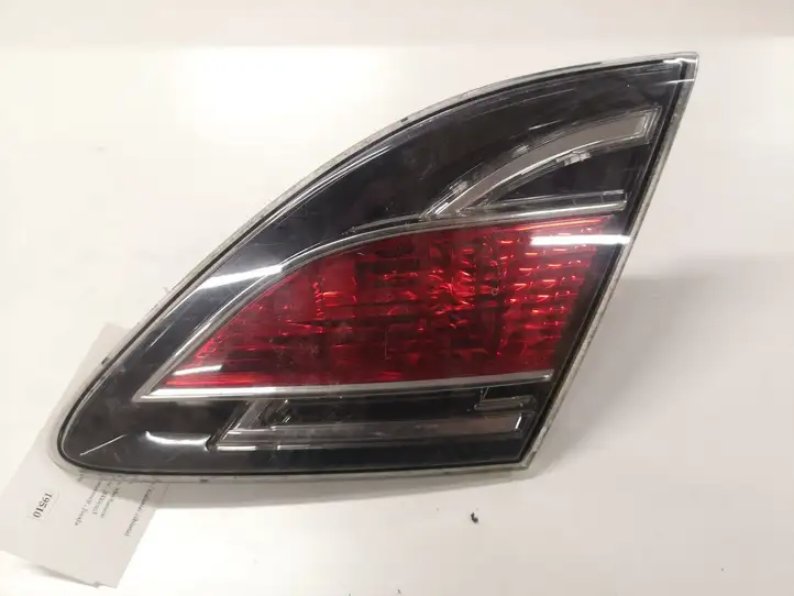 Mazda 6 (2009 - 2012) 13241055 Задний фонарь в крышке багажника — фото 1