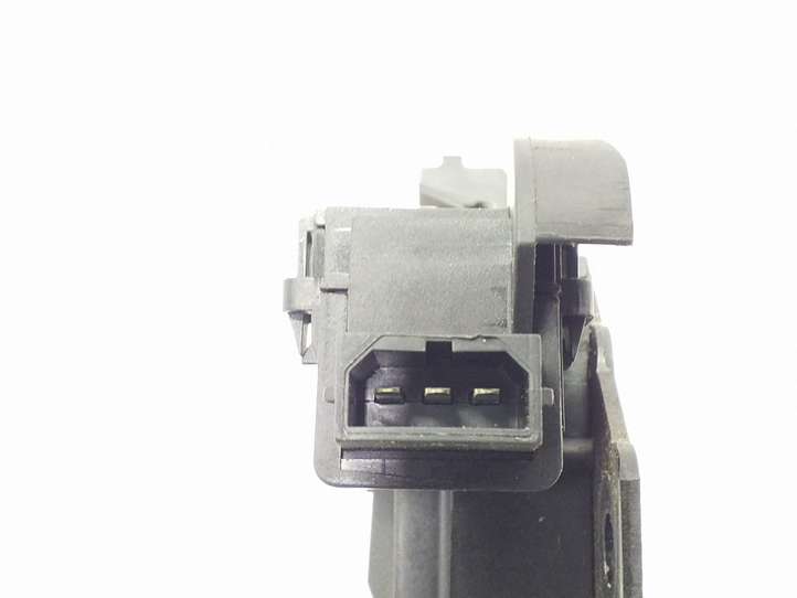 Audi A4 (2004 - 2009)  8E9827520A Замок задней крышки