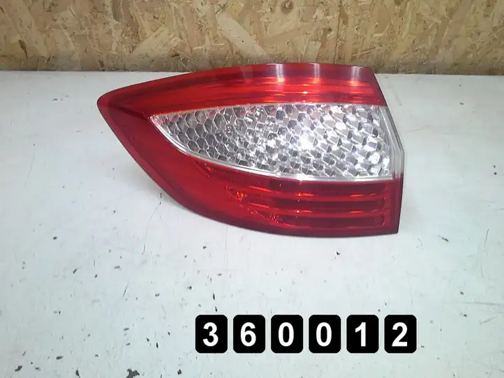Ford Mondeo MK IV (2007 - 2014) # 7S7113405B DEF. 7S7113405B Задний фонарь в кузове — фото 1