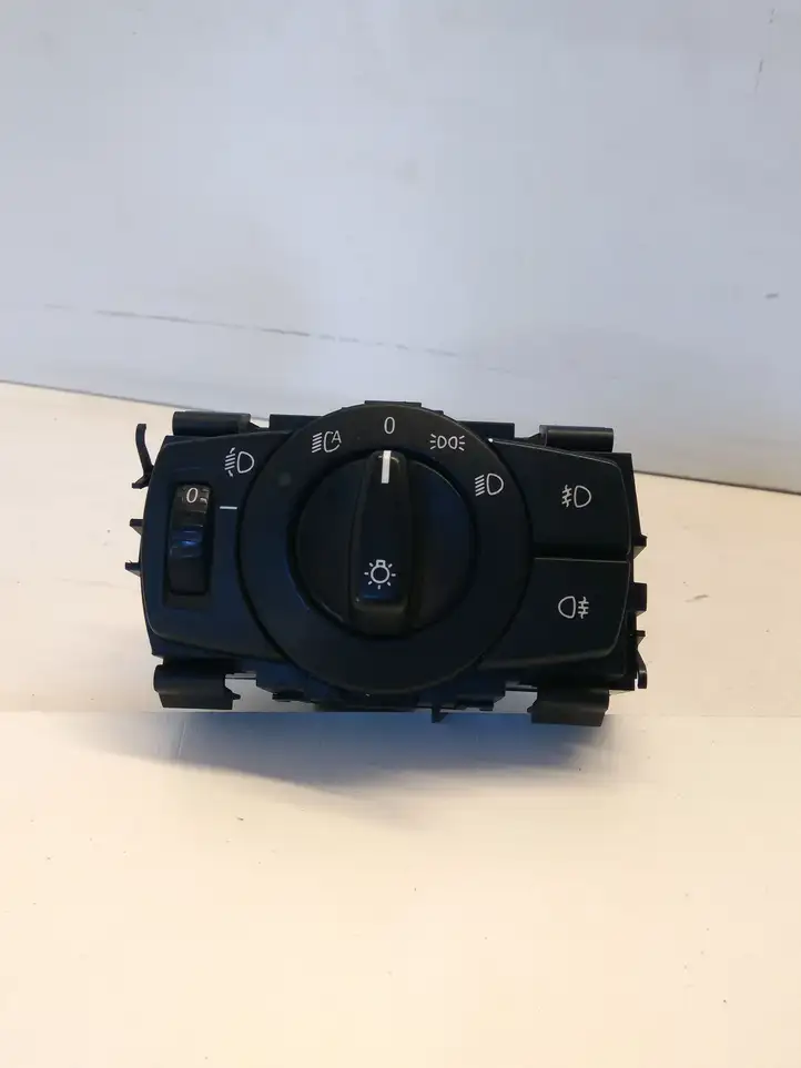 BMW 3 E90 E91 (2005 - 2012) 6932792 Включатель фонарей — фото 1