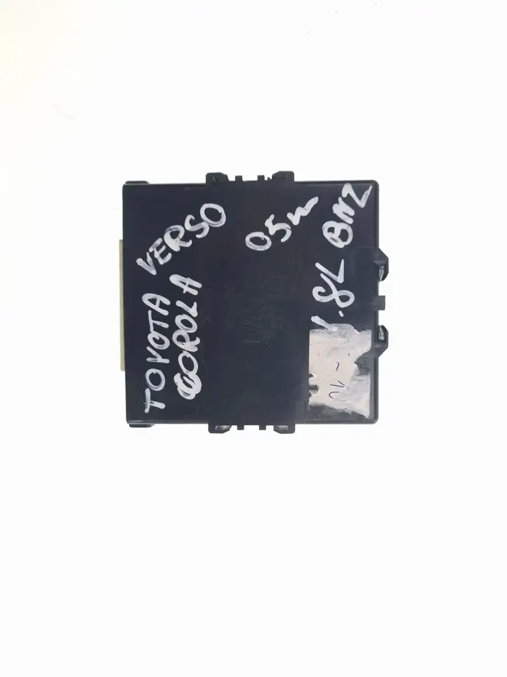 Toyota Corolla Verso AR10 (2004 - 2009) 896180F010 Модуль комфорта — фото 1