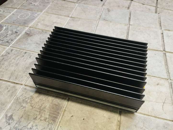 BMW 7 F01 F02 F03 F04 (2008 - 2016)  65129176741 Звукоусилитель