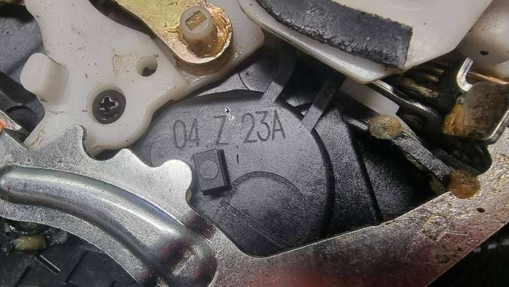 Mitsubishi Colt (2004 - 2008)  04Z23A Передняя звукоизоляция