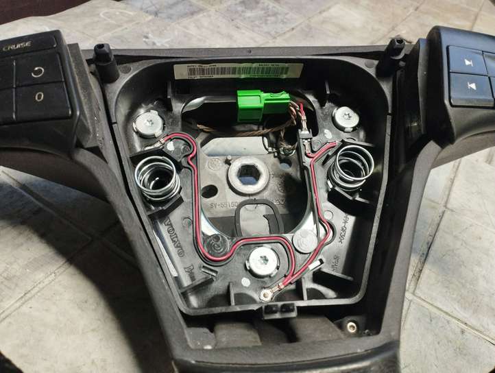 Volvo V50 (2004 - 2008)  30764359 Руль